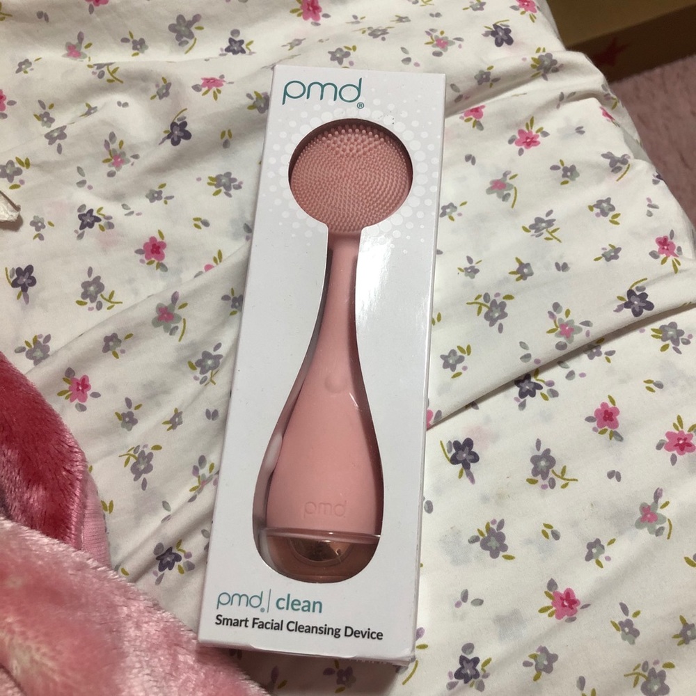 pmd Smart Facial Cleaning Device